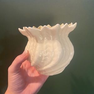 Belleek Small Shell Swirl Bowl No0857 6th Mark Dated 1965-1980 Made in Ireland
